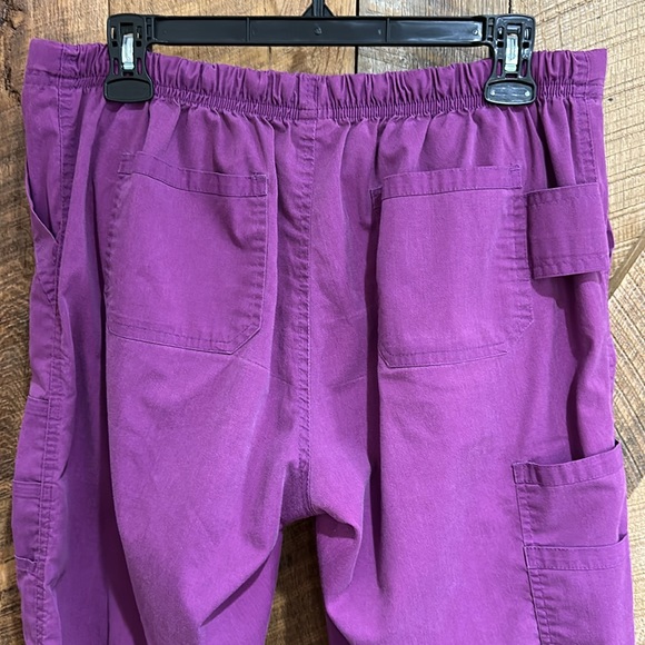 Wonderwink purple scrubs with drawstring tie wide legs size medium - Picture 4 of 5